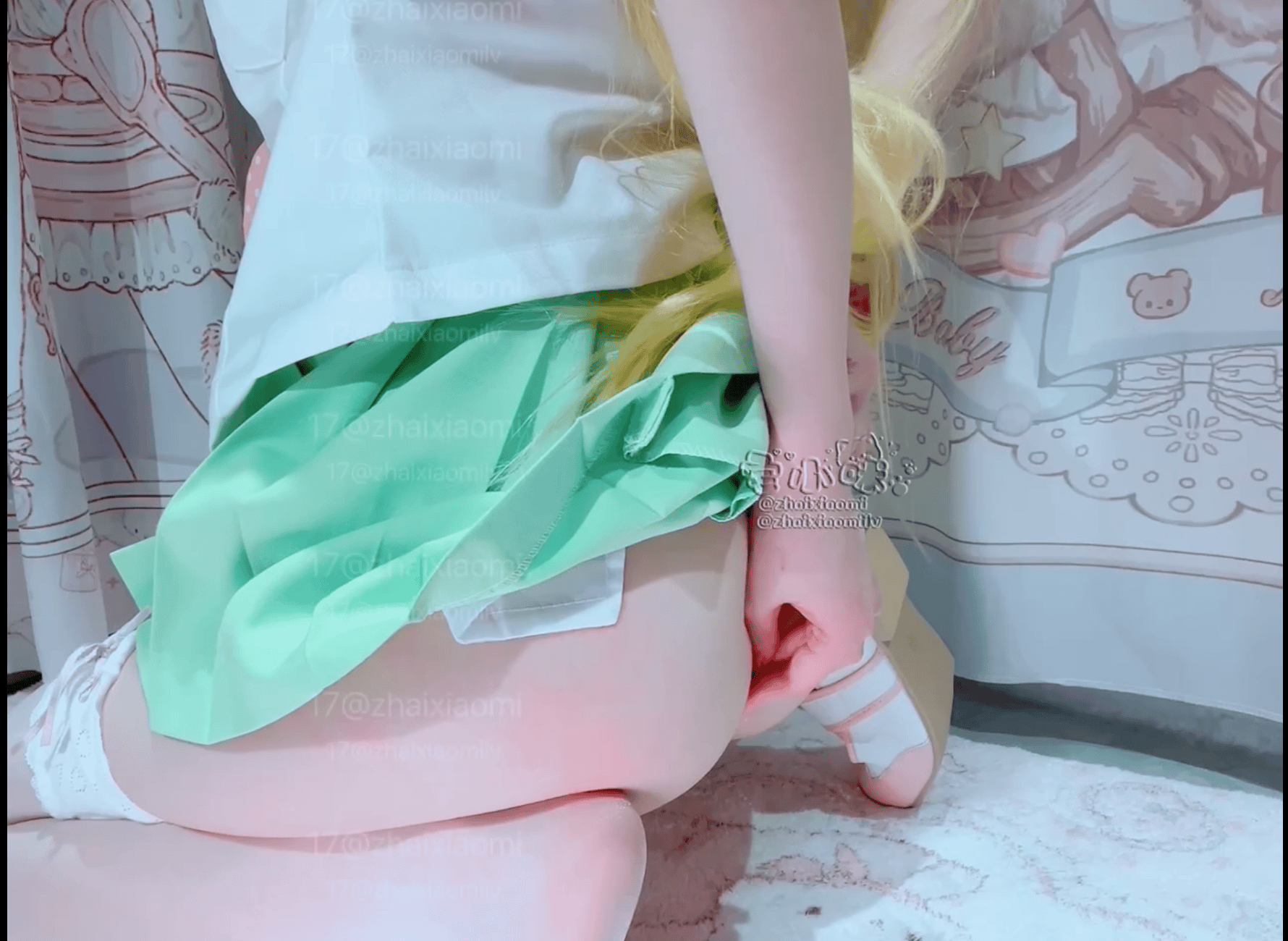 宅小咪 15分钟 绿jk [1V+325mb]