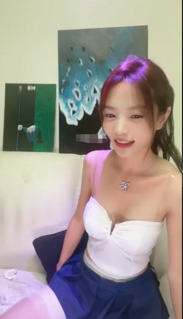 2910 彩色的小熊宝宝_马油白丝小裙子，假屌自慰