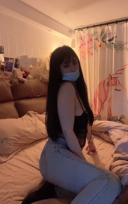 3139 秀人网顶级模特【诗诗kiki】高价定制，皮裤黑丝掰开销魂自慰给你品尝骚水