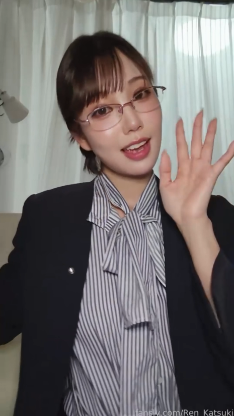 3140 顶流女神【Ren_Katsuki香月怜】秘书下班道具自慰，性欲强悍舔鸡巴技术超一流