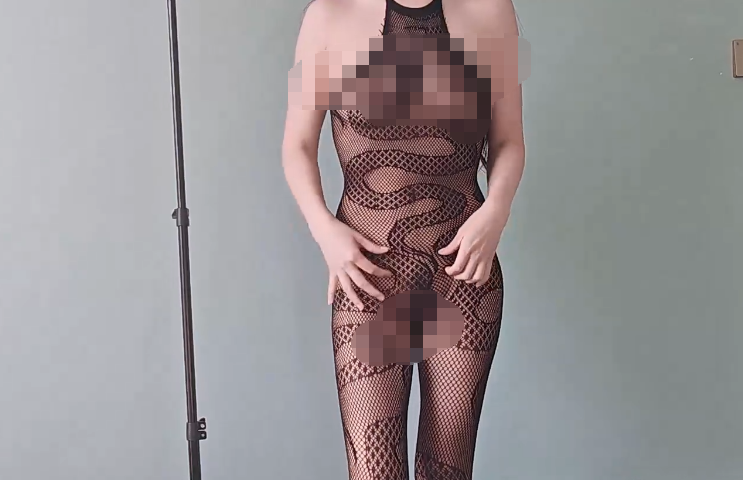 3404 攻略喷水骚妈 - 蟒纹连体情趣丝袜战大肉棒