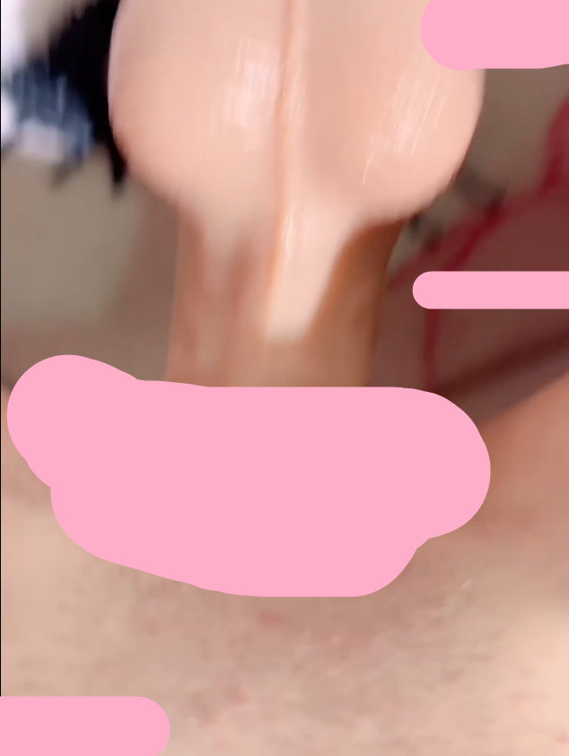 网红美女，自慰定制，透明白丝，绿色透明古风情趣对镜自拍，淫语自嗨，丝袜足交，假鸡巴插嫩逼夹子音淫叫！ 1V404M百度盘