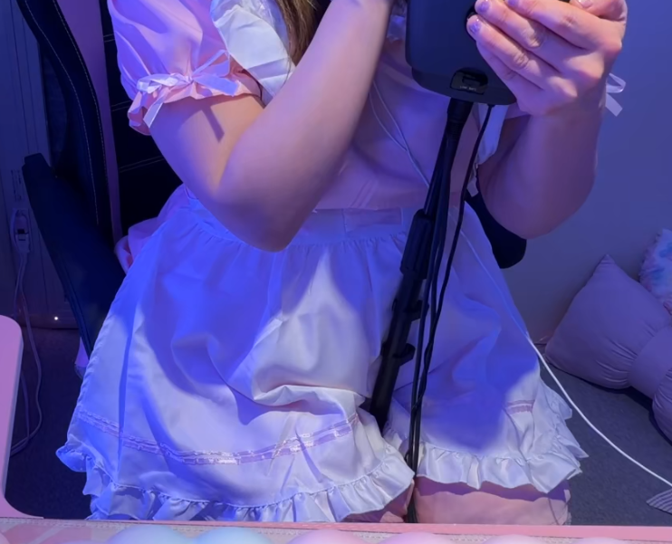 輝月さくら 20251122   nico 【無料パートあり♡】メイドさんにいっぱいご奉仕耳舐めされてトロトロになっちゃう♡ 1V357M百度盘