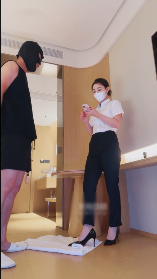 玩物直播伊曼-250926 TJ女上司短丝【1V】【558MB百度云】