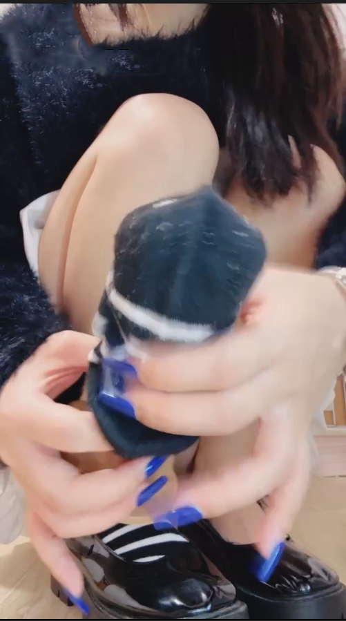 玩物直播姜琦琦-251019 红绿灯皮鞋条纹棉袜【1V】【575MB百度云】