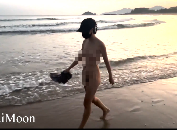 露出天花板狂人御姐-cikaimoon-新 海滩裸体无惧露出引路人嬉笑讨论(1V,495M)
