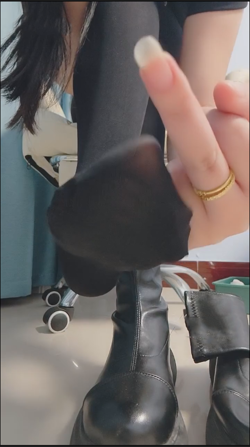 玩物直播魔音女主微莱-250928 早泄狗速来催射强榨【1V】【175MB百度云】