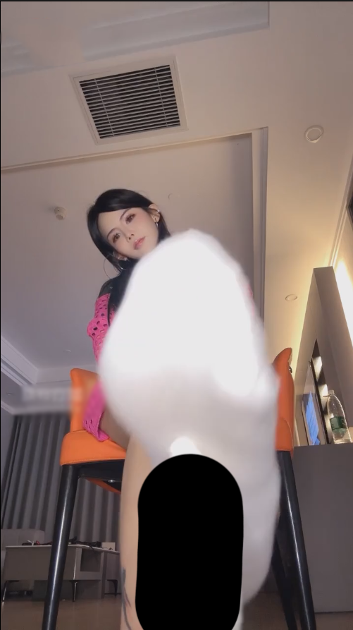 玩物直播亚兮-251020 绿色的你当我老公的奴隶【1V】【300MB百度云】