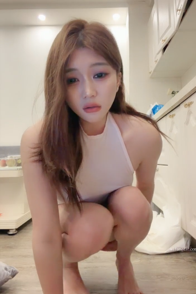 极品骚鸡主播-5娃会什么-自慰喷水秀(7V,3.46G)