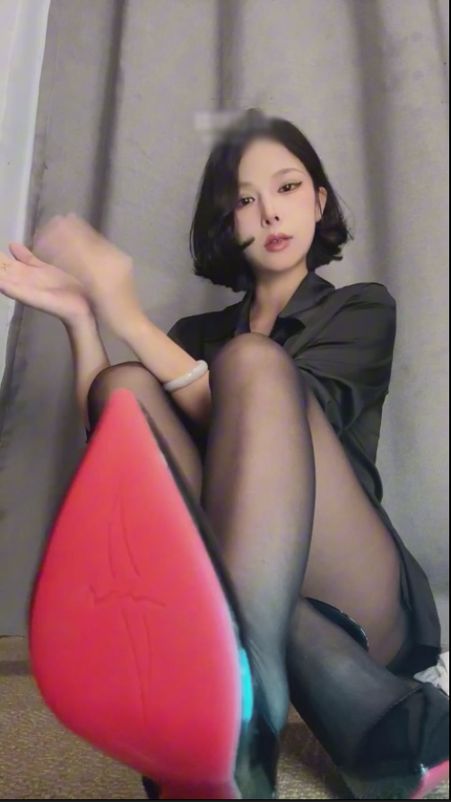 玩物直播苏苏S-251007 第一视角-炸早些狗【1V】【546MB百度云】
