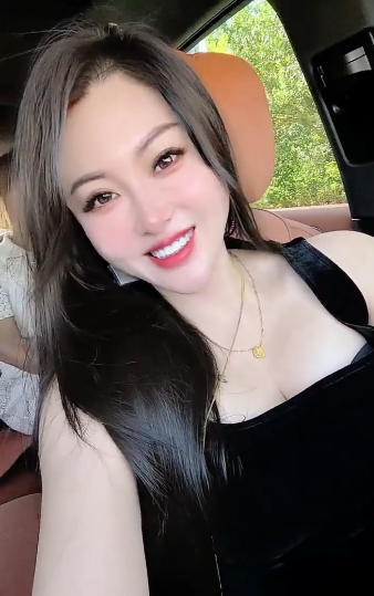 快手极品轻熟女-雪(xue385)-高价淫语自慰福利(12V,387M)