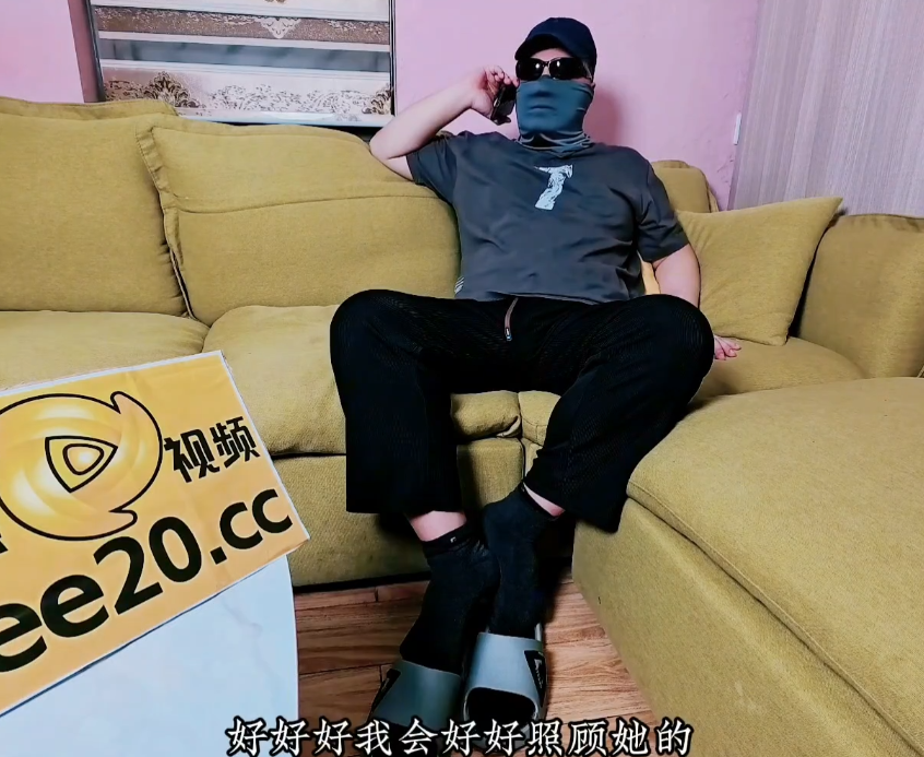 新晋嫩妹-小美-重金诱惑马尾反差表妹为我口交啪啪（1V,1.2G）