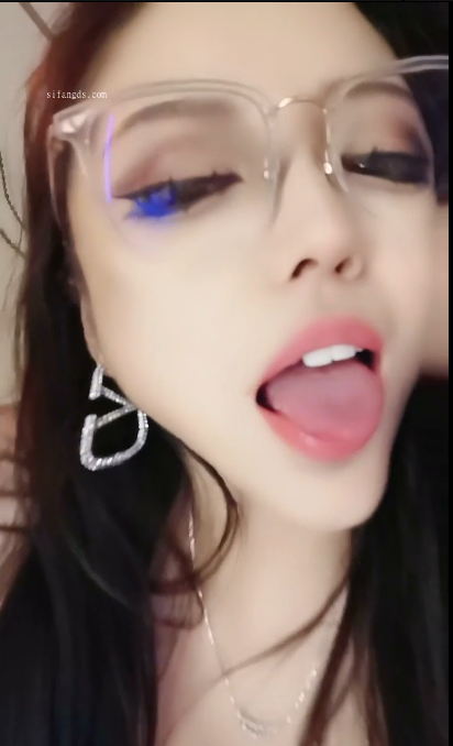 极品骚御姐主播-艾美TE-淫骚自慰秀(2V,6.31G)