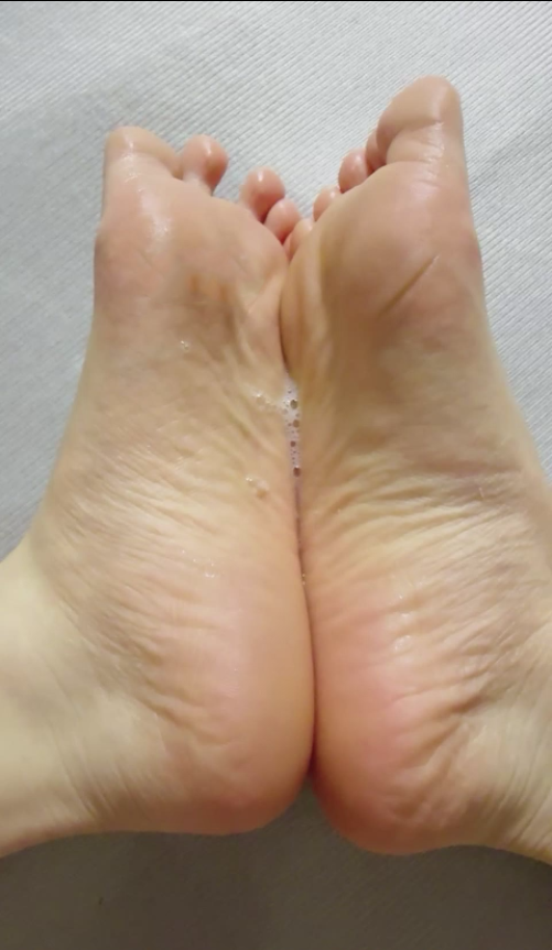 玩物直播千奈S-251024 第一视角-裸足炸汁【1V】【1G百度云】