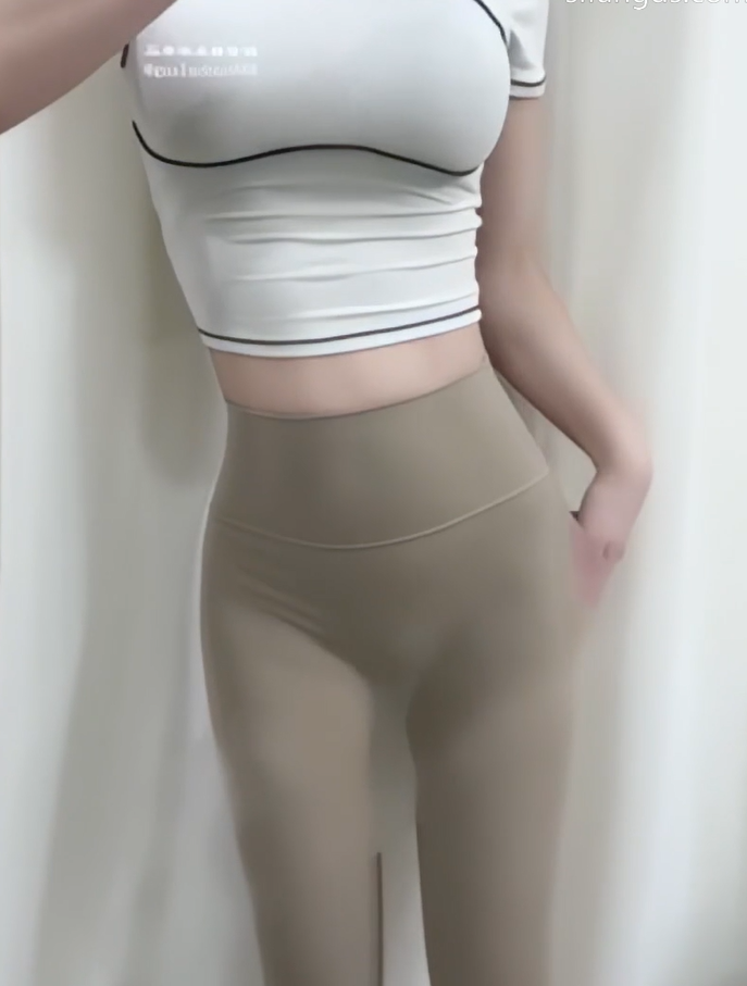 网红 铁煽娇妻/爱的噴泉 美乳美腿良家 自慰 足交 洗澡等 【14V575M】