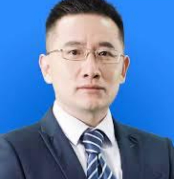 吃瓜湖南省人民医院副院长祖雄兵与眼科主任曾琦私下保持不正当关系视频曝光1v100mb