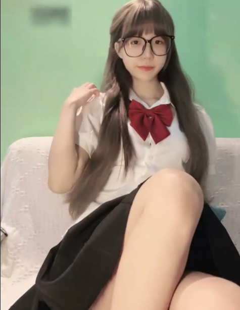 足控鹿可学妹虐乳盯射1v400mb