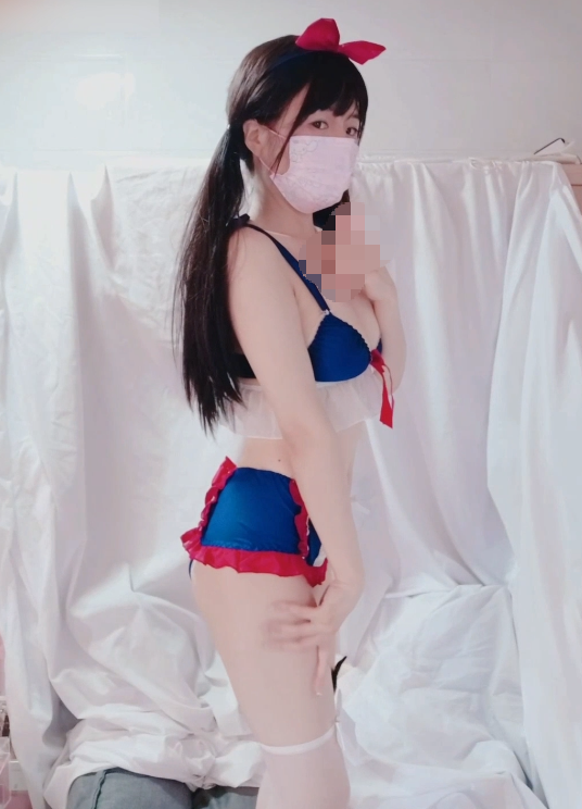不知名小萝莉 白雪公主泳装道具自慰 【1V 1.46GB】