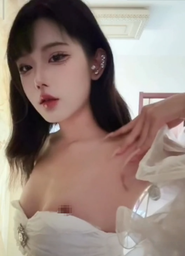 吃瓜网络主播走光有意无意露点合集1v300mb