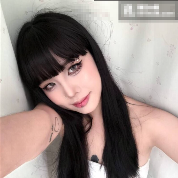 足控jccer商场地库车震肉丝短袜撸动肉棒浓精射满鞋底+纹身小妹深喉颜射2v260mb