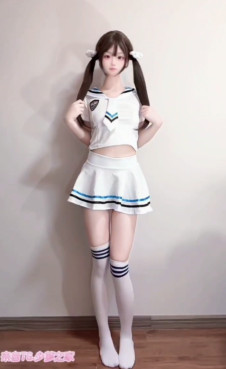 推特福利姬 软酱 【8V 339MB】