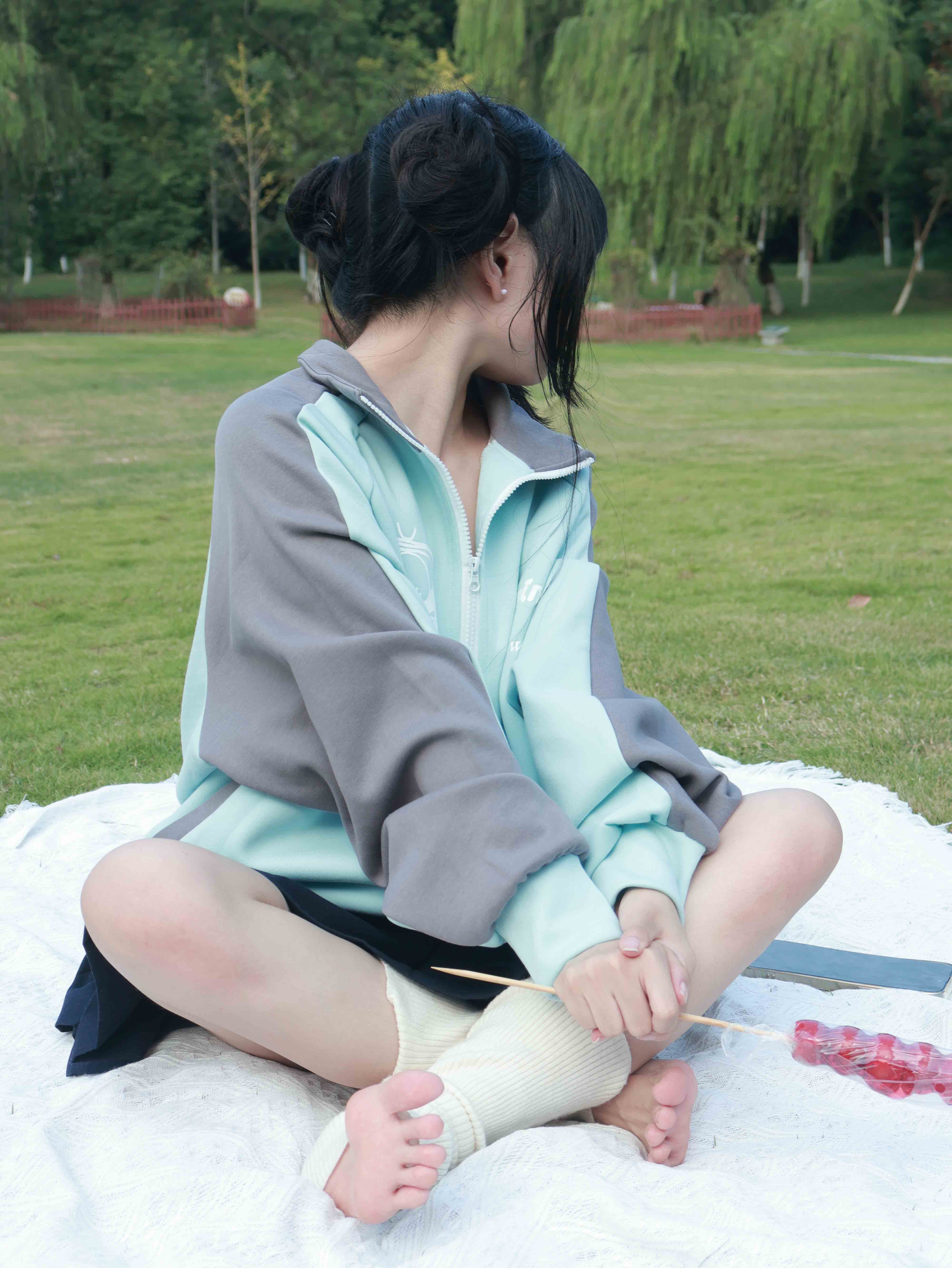 【新】抖音小羊蛋卷-背带裤+背带双马尾+冰糖葫芦+冰糖小丸子+伯爵夫人【66P】【322MB百度云】