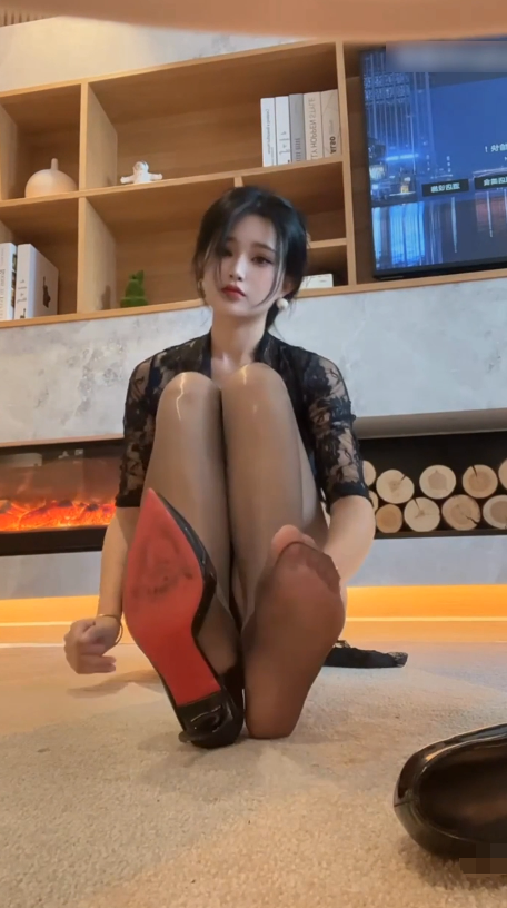 快手 辰妈吖 丝袜情趣制服私拍福利诱惑