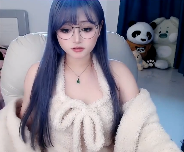 【sweet_18wanwan】戴眼镜的骚货