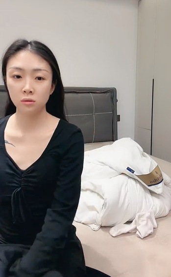 大长腿女神【睡不醒的小美】丝袜包臀道具自慰 相当哇塞