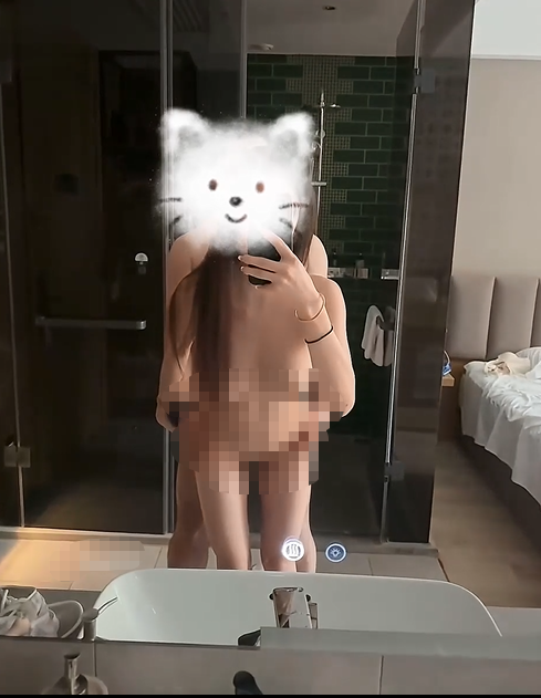 『小野猫 Kiki-2025』全部啪啪视频合集，穷人女神 富人精盆玩物，魔鬼身材极品反差23v