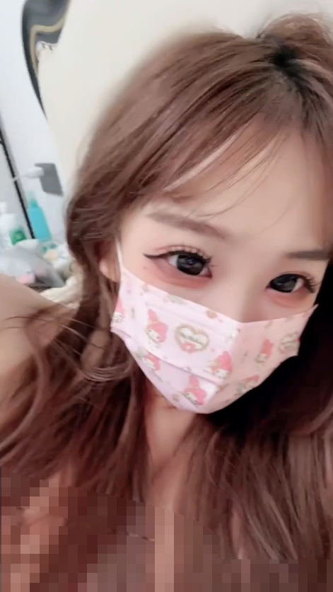 酥酥OVO 口罩美女昙花一现，唯一一次啪啪秀