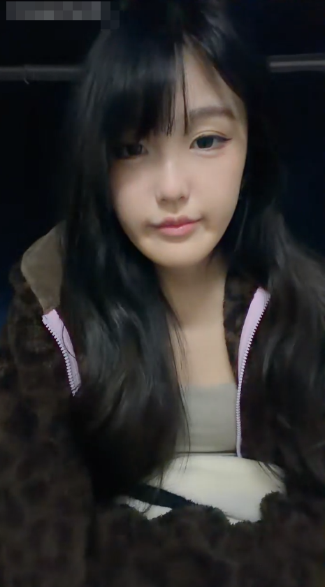 小红帽直播 高颜值巨乳美少女