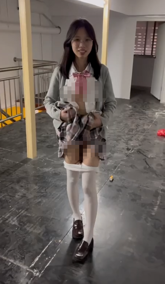 眼镜反差婊 户外露出口交 做爱 6v