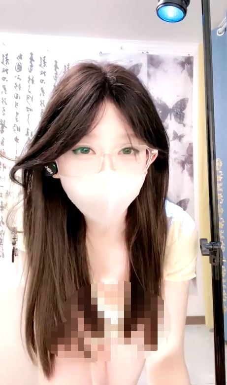 蓝川师織 高颜值反差眼镜女大