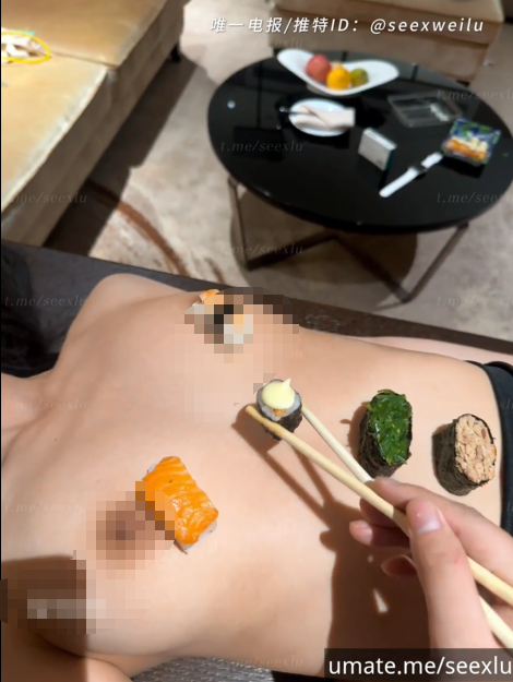 3526 超绝极品身材反差女母狗「Seexlu」女体盛3v
