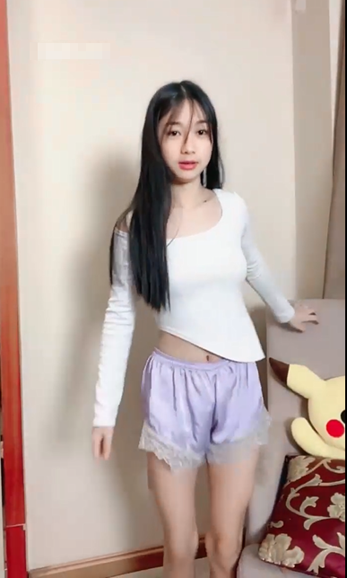 3660 新人，19岁四川小美女，【萱妹妹】，清纯反差，闺房中大尺度自慰，黑丝美腿，小穴白浆直流，呻吟声销魂！