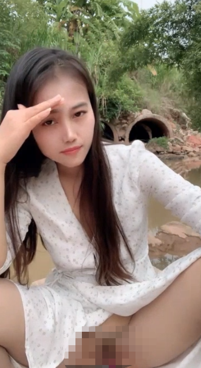 3664御姐女神【宝宝】极品大长腿 丝袜裸空 户外跳蛋自慰 真实自然2v