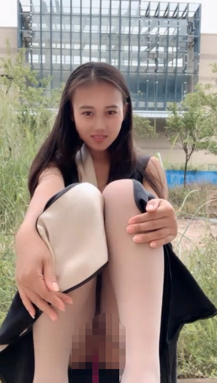3664御姐女神【宝宝】极品大长腿 丝袜裸空 户外跳蛋自慰 真实自然2v