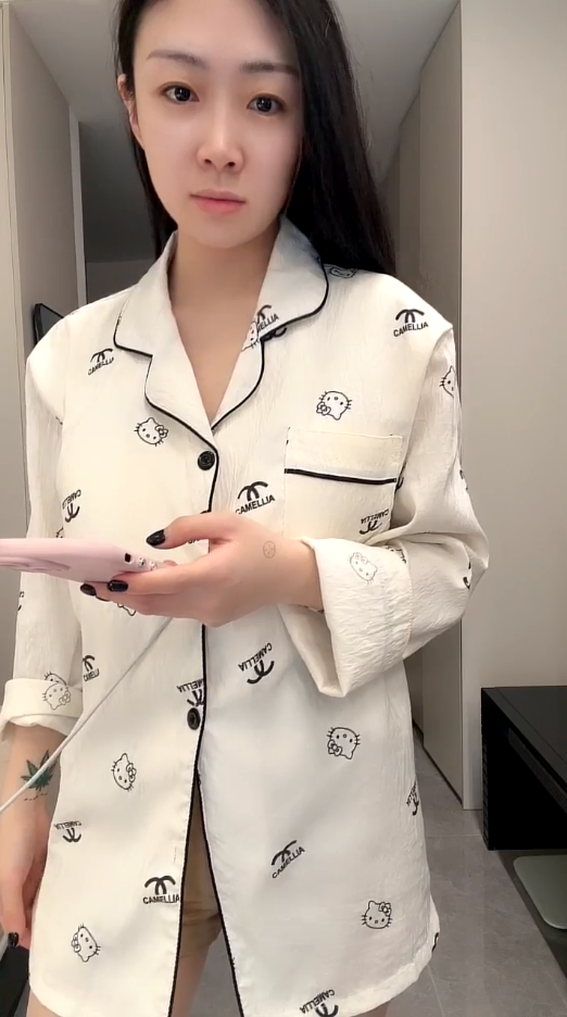 3677 【睡不醒的小美】极品大长腿女神下海 模特身材