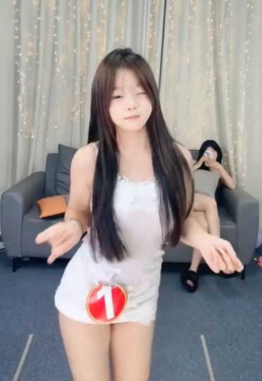 色情版综艺【M8女团】色情版快乐大本营3v