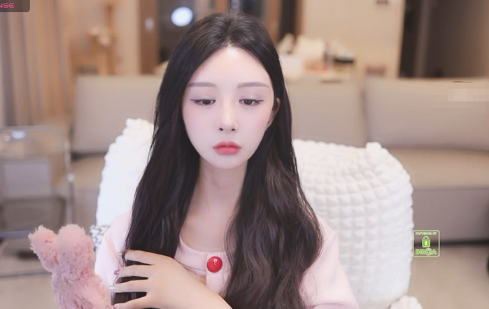 源码录制【Bella-999】 史上最美女主播