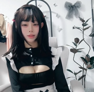 【07年女大】小欣07年! 反差校花~M属性~滴蜡~道具~喷水!