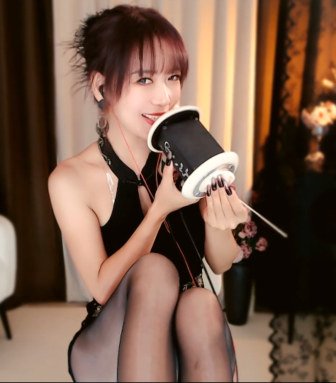 圈圈🌙妈妈ASMR照顾夜醒宝宝+温柔治愈系_黑丝娇妻的酥软耳语 2V462M百度盘