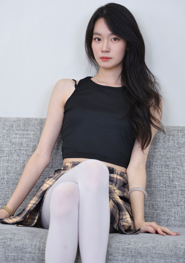 绮梦摄影 - 小艺 - 私房短裙白丝裸足足秀 【315P1V1.9G】