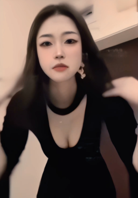 约炮大神-长沙纹身哥- 妹子元旦结婚婚前来一次3P告别赛(1V,970M)