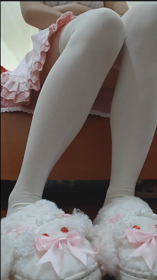 【新-足控】转转-lolita白过膝袜裸足棉拖鞋羞辱倒计时【1V】【120MB百度云】