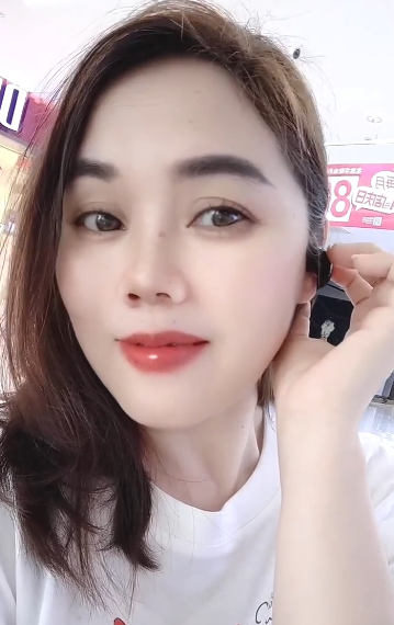 快手肉感轻熟女-轻舞小梅-骚舞福利(11V,663M)