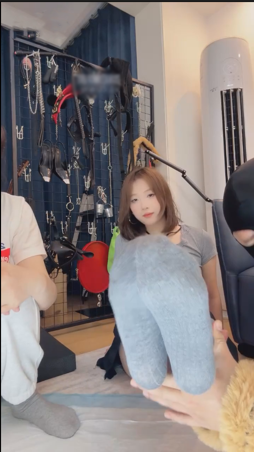 玩物直播松紫大大-25113 开发18岁女大素人做s【1V】【579MB百度眼】