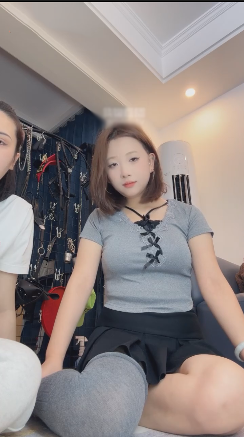 玩物直播松紫大大-25113 开发18岁女大素人做s【1V】【579MB百度眼】