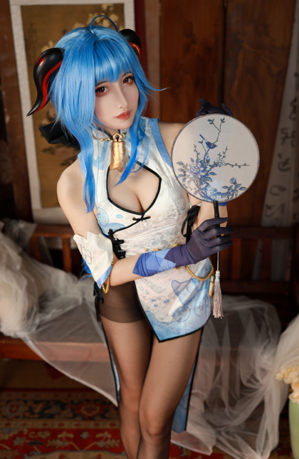 日本高颜值coser Yamazaki Reina 【68P 250MB】